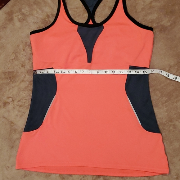 UNDER ARMOUR women's size LG semi fitted tank top - Picture 8 of 9